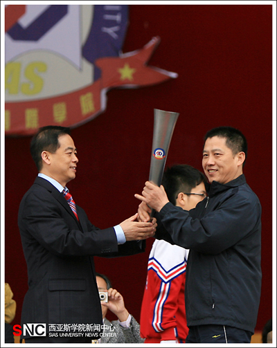 http://news.sias.edu.cn/upload/2012/4/168851419.JPG